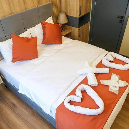 La Vitrine Aparthotel 4*