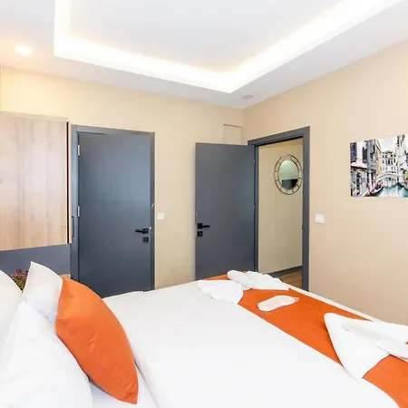 La Vitrine Apartmanhotel 4*