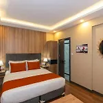 Aparthotel La Vitrine 3*