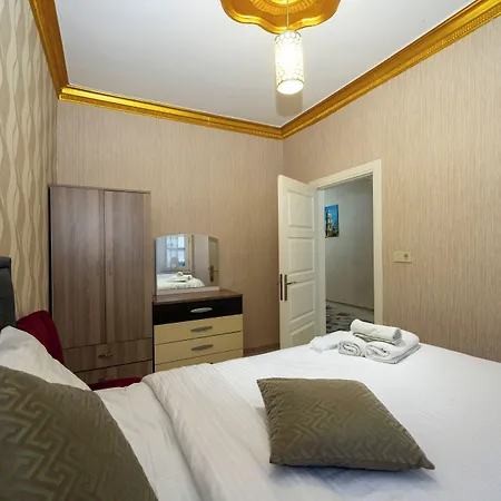 La Vitrine 3*