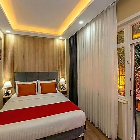 Aparthotel La Vitrine 4*