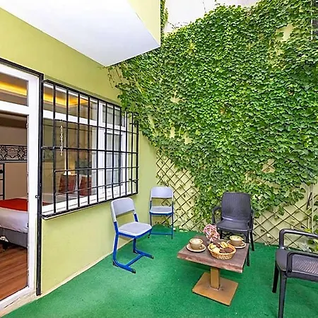 Aparthotel La Vitrine 4*