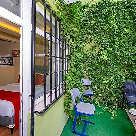 Apart-hotel La Vitrine 4*
